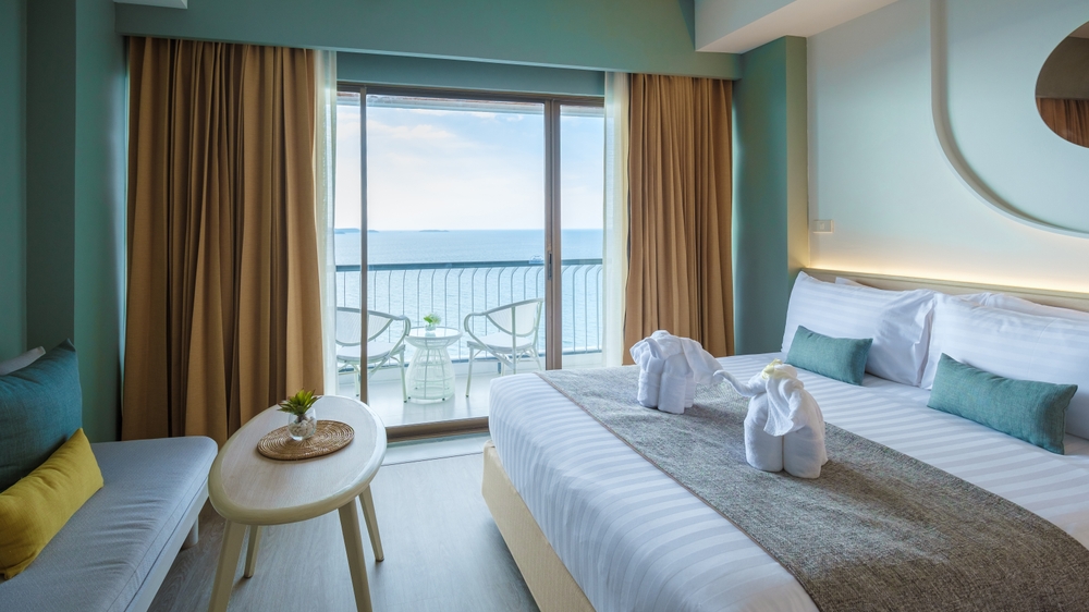 Hotel for sale in Portugal by the sea