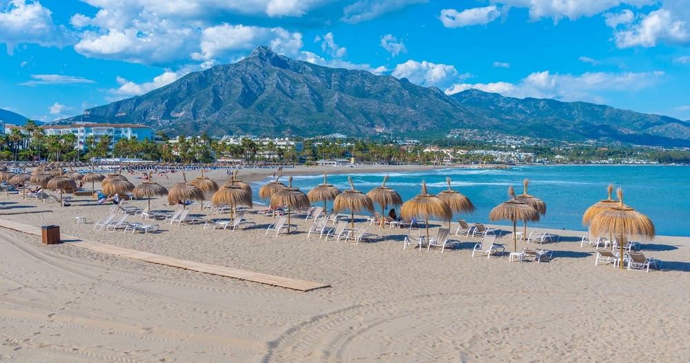 Comprar Hotel en España en venta en Madrid, Barcelona, ​​Málaga, Alicante, Benidorm, Valencia, Sevilla...